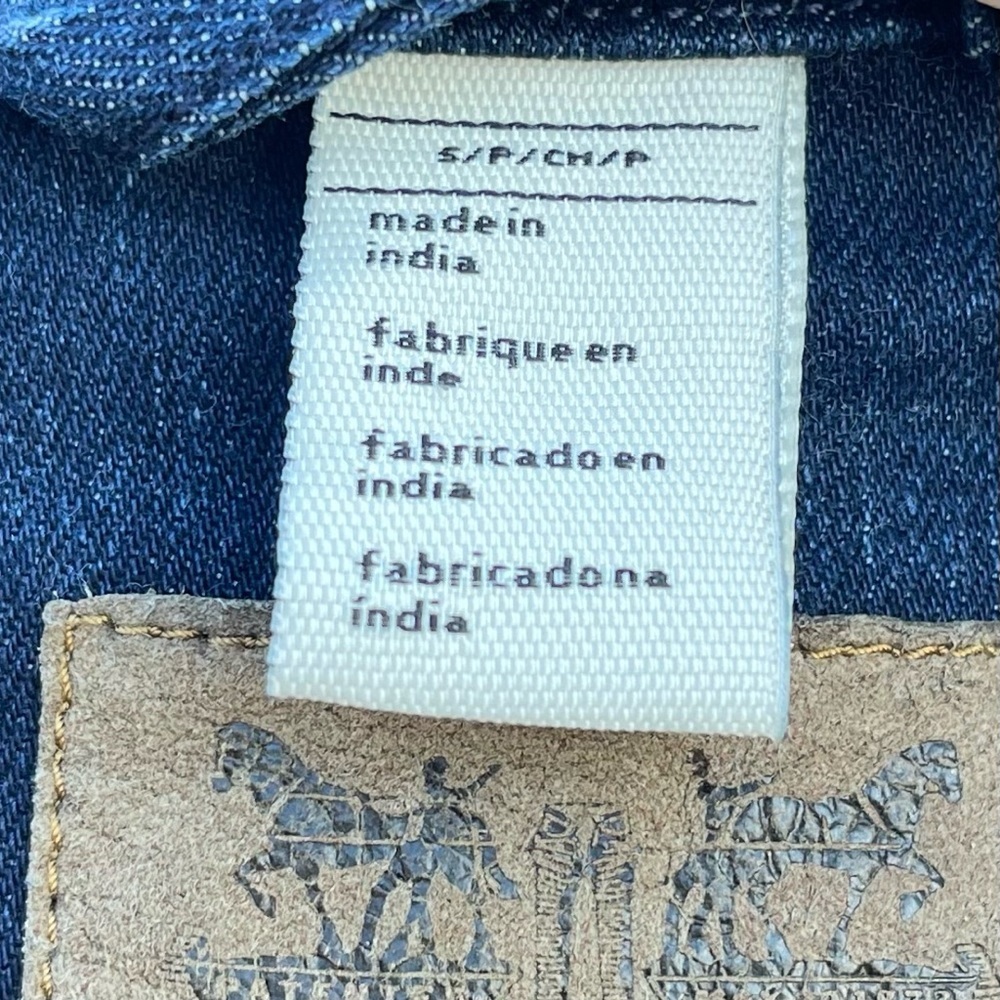 LEVI STRAUSS ~ Dark Wash Stretch Denim Jacket ~ Classic Levi’s Details ~ Small - Picture 9 of 12